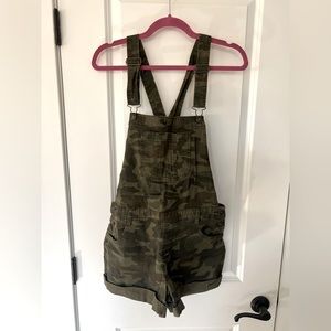 Wallflower Shortalls- Camo - L (Juniors)